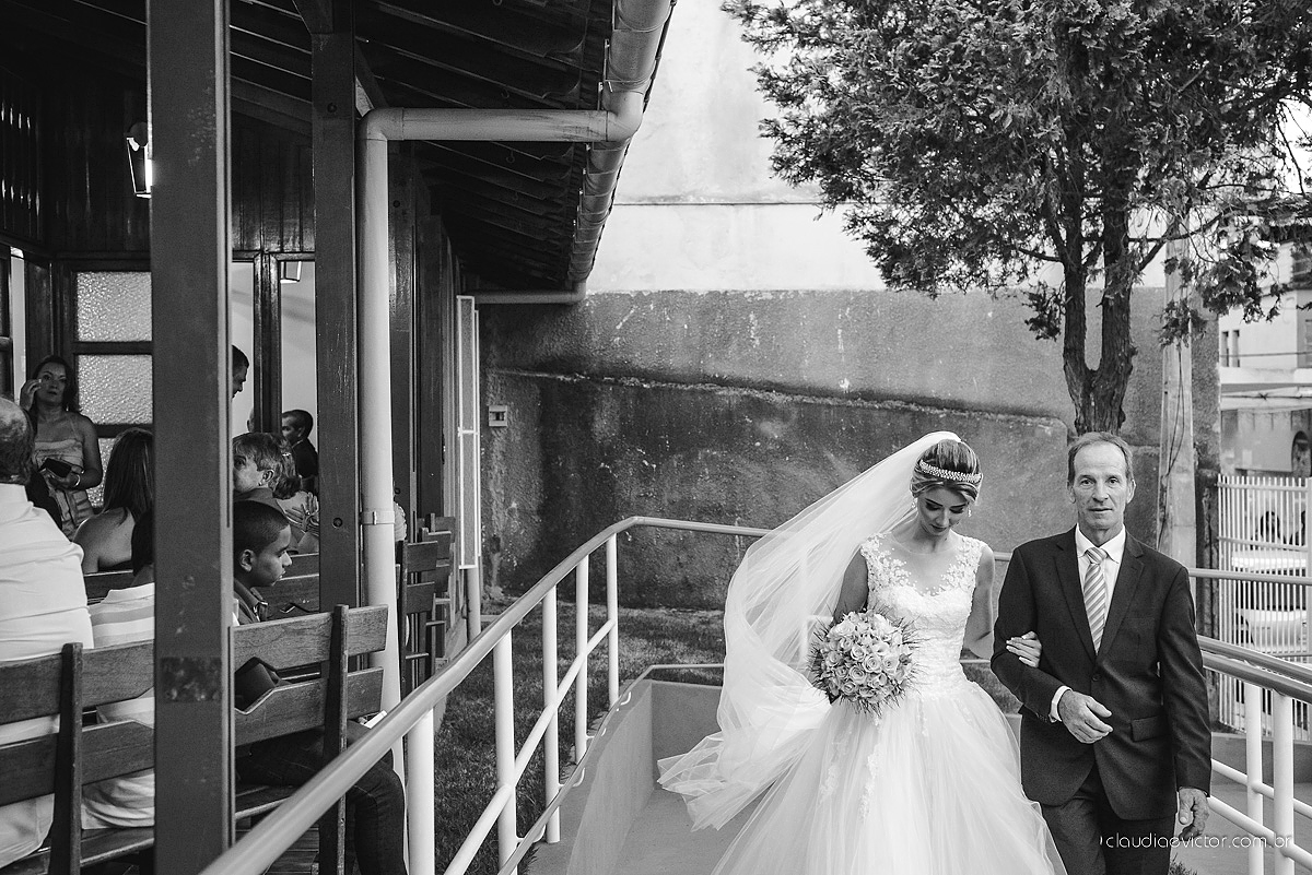 casamento lindo realizado na igreja Maranata Cariacica com noivos e noivas fotógrafos de casamento de Vila Velha fotógrafos de casamento de Vitória fotógrafos de casamento de Serra Espirito Santo ES