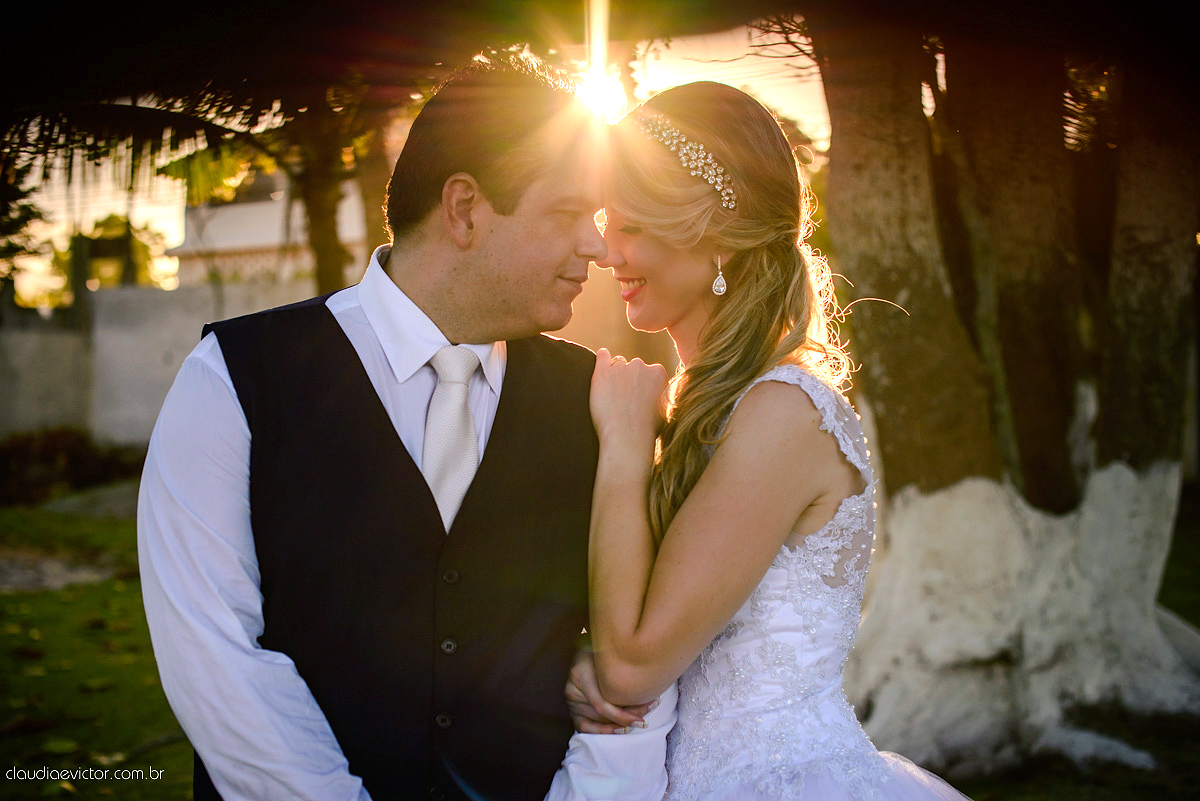 casamento lindo realizado na igreja Maranata Cariacica com noivos e noivas fotógrafos de casamento de Vila Velha fotógrafos de casamento de Vitória fotógrafos de casamento de Serra Espirito Santo ES