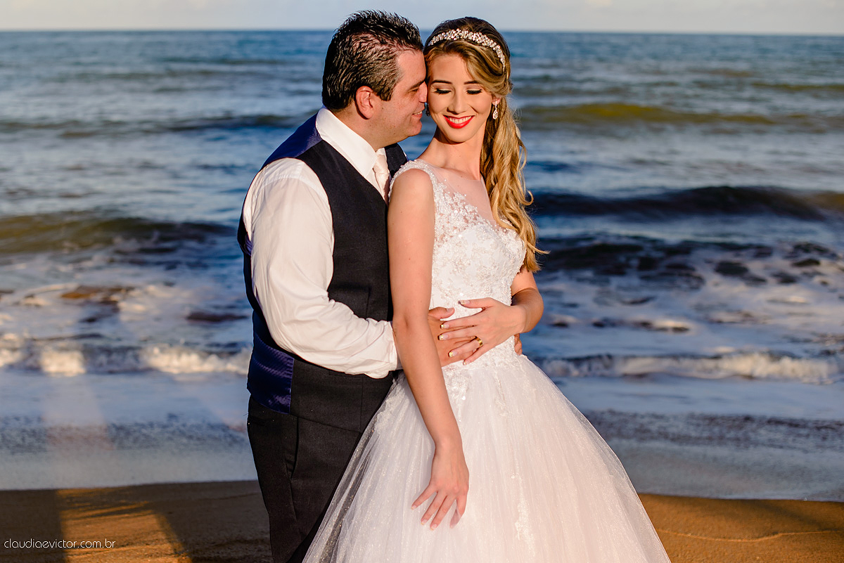 casamento lindo realizado na igreja Maranata Cariacica com noivos e noivas fotógrafos de casamento de Vila Velha fotógrafos de casamento de Vitória fotógrafos de casamento de Serra Espirito Santo ES