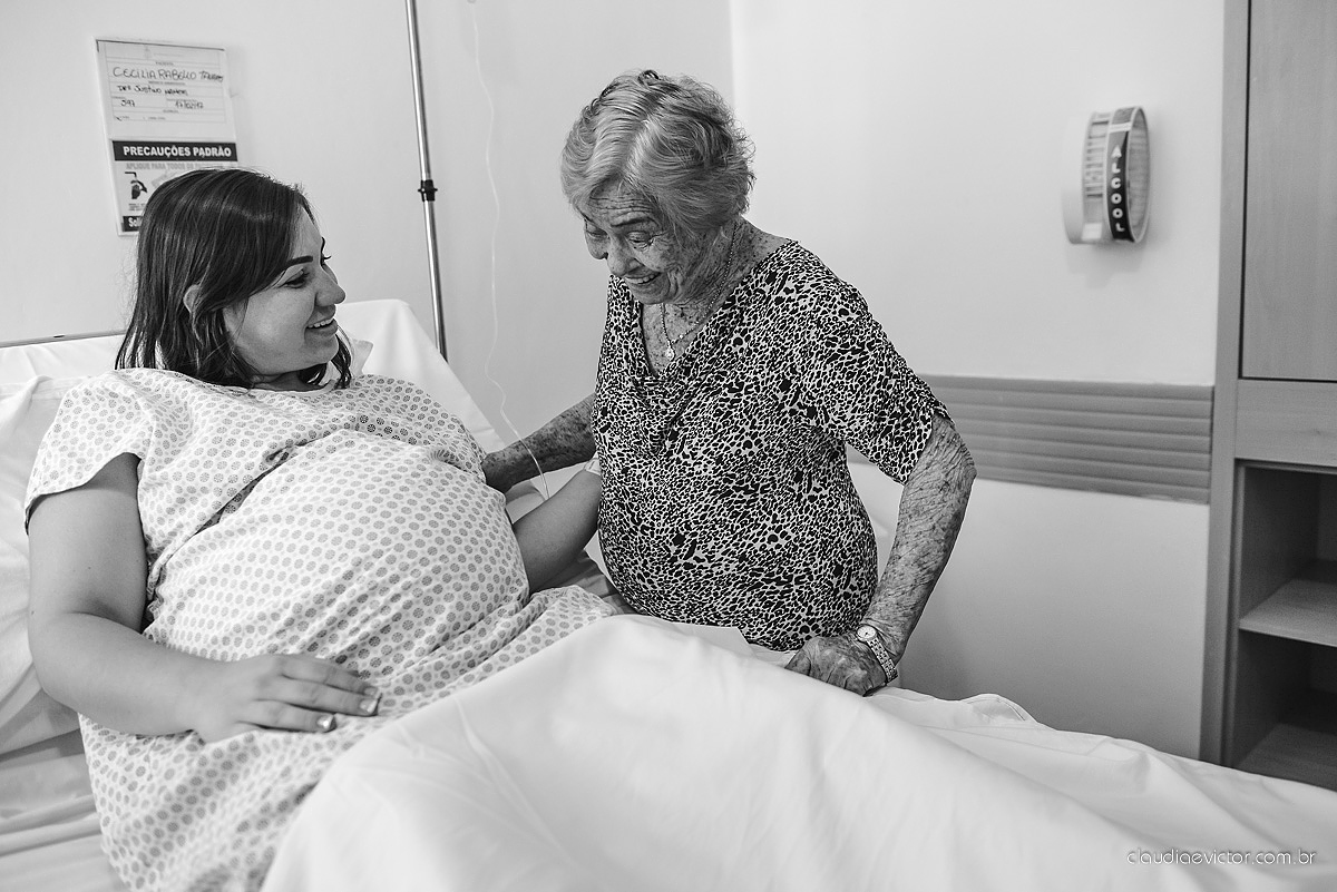 fotos de nascimento parto com a chegada da Beatriz ao mundo muito fofa e linda em uma maternidade por fotógrafos de casamento de Vila velha fotógrafos de casamento de Vitória fotógrafos de casamento de Serra Espirito Santo ES