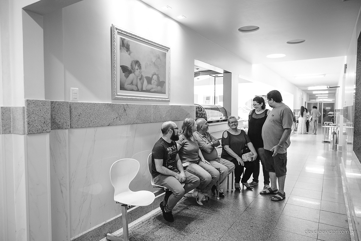 fotos de nascimento parto com a chegada da Beatriz ao mundo muito fofa e linda em uma maternidade por fotógrafos de casamento de Vila velha fotógrafos de casamento de Vitória fotógrafos de casamento de Serra Espirito Santo ES