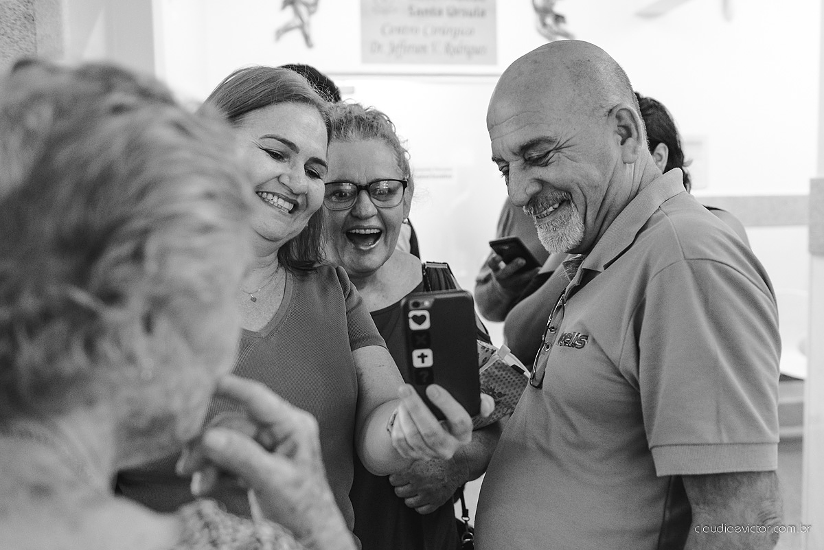 fotos de nascimento parto com a chegada da Beatriz ao mundo muito fofa e linda em uma maternidade por fotógrafos de casamento de Vila velha fotógrafos de casamento de Vitória fotógrafos de casamento de Serra Espirito Santo ES