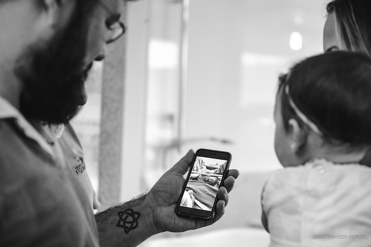fotos de nascimento parto com a chegada da Beatriz ao mundo muito fofa e linda em uma maternidade por fotógrafos de casamento de Vila velha fotógrafos de casamento de Vitória fotógrafos de casamento de Serra Espirito Santo ES