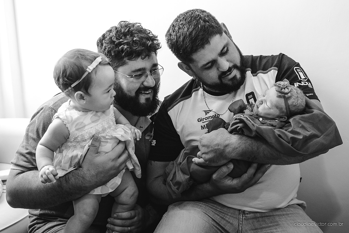 fotos de nascimento parto com a chegada da Beatriz ao mundo muito fofa e linda em uma maternidade por fotógrafos de casamento de Vila velha fotógrafos de casamento de Vitória fotógrafos de casamento de Serra Espirito Santo ES