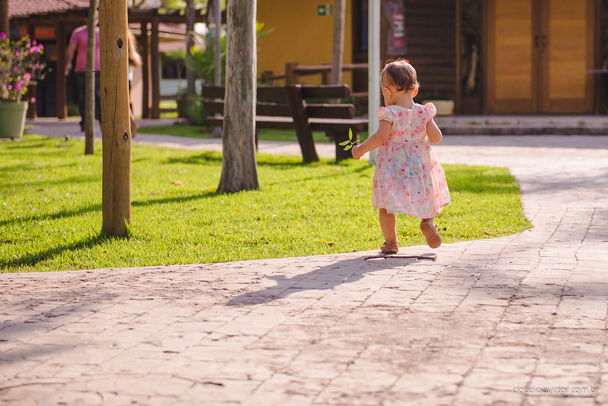 Lindo ensaio infantil no parque da vale por fotógrafos de casamento de Vila Velha fotógrafos de casamento de Vitória fotógrafos de casamento de Serra Espirito Santo ES