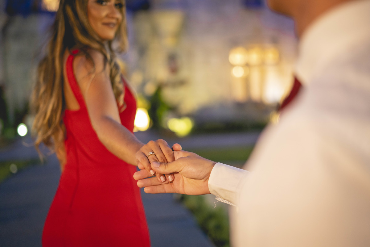 Como todo Casamento é um sonho de contos de fadas, nada como fazer de um castelo o cenário para este lindo pré wedding

E o @castelodeitaipava , foi o local escolhido pelos noivos: @romanielo.aline e @brenocambraia . •