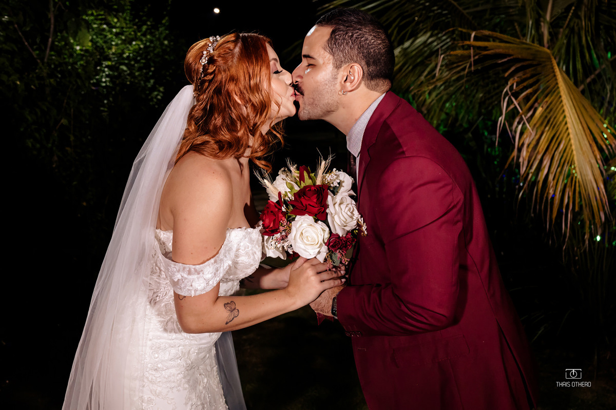 beijo e carinho noivos