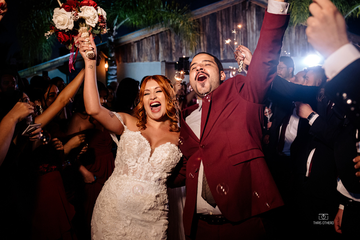 alegria saida dos noivos