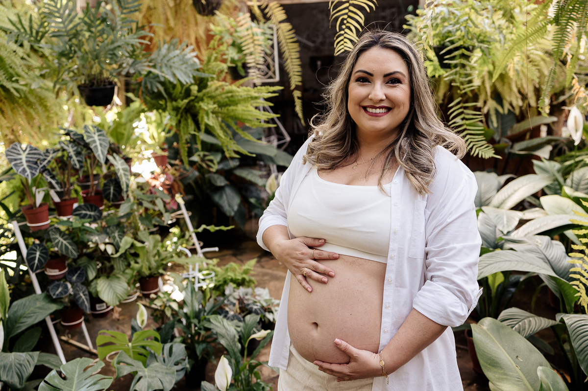 mae com sua barriga linda