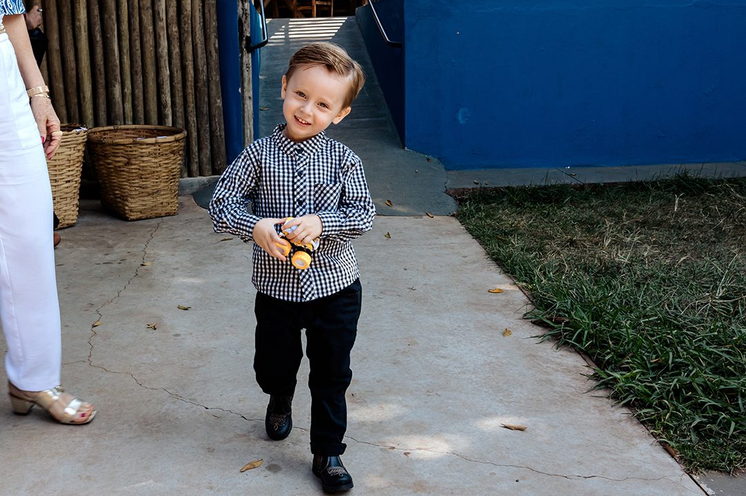 aniversariante chegando no local da festa