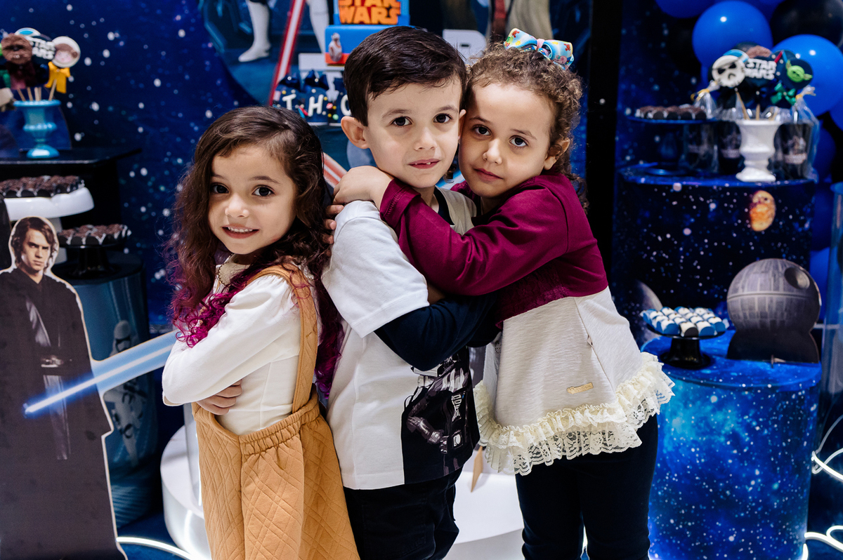 aniversariante, amiga e prima