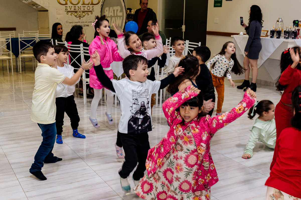 dancando com os amigos