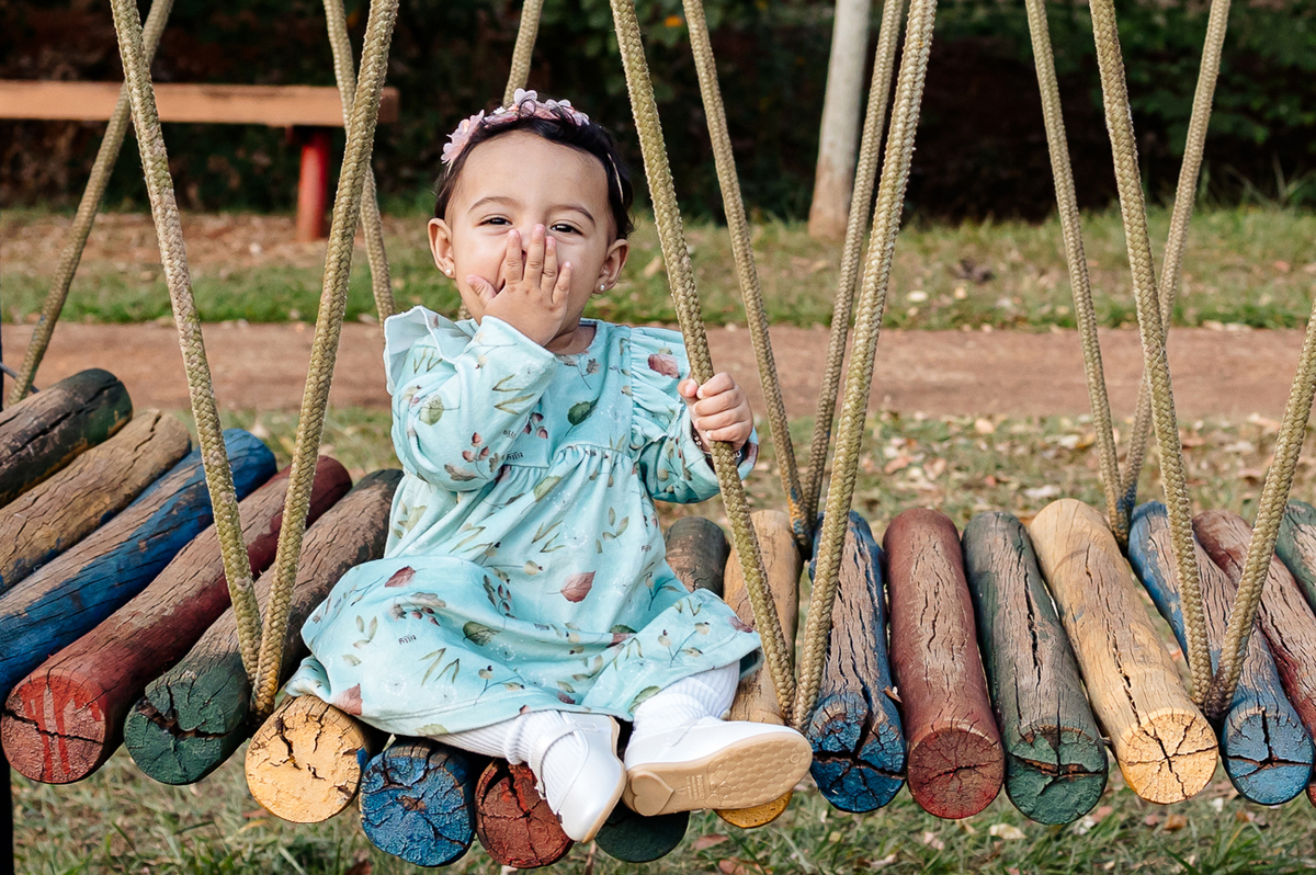 jgando beijo para a mamae e papai