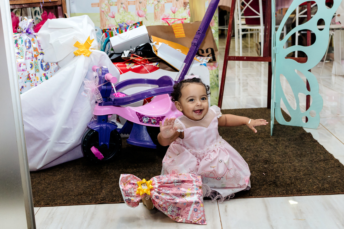 abrindo os presentes