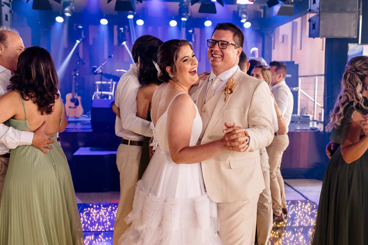 valsa, padrinhos, risadas