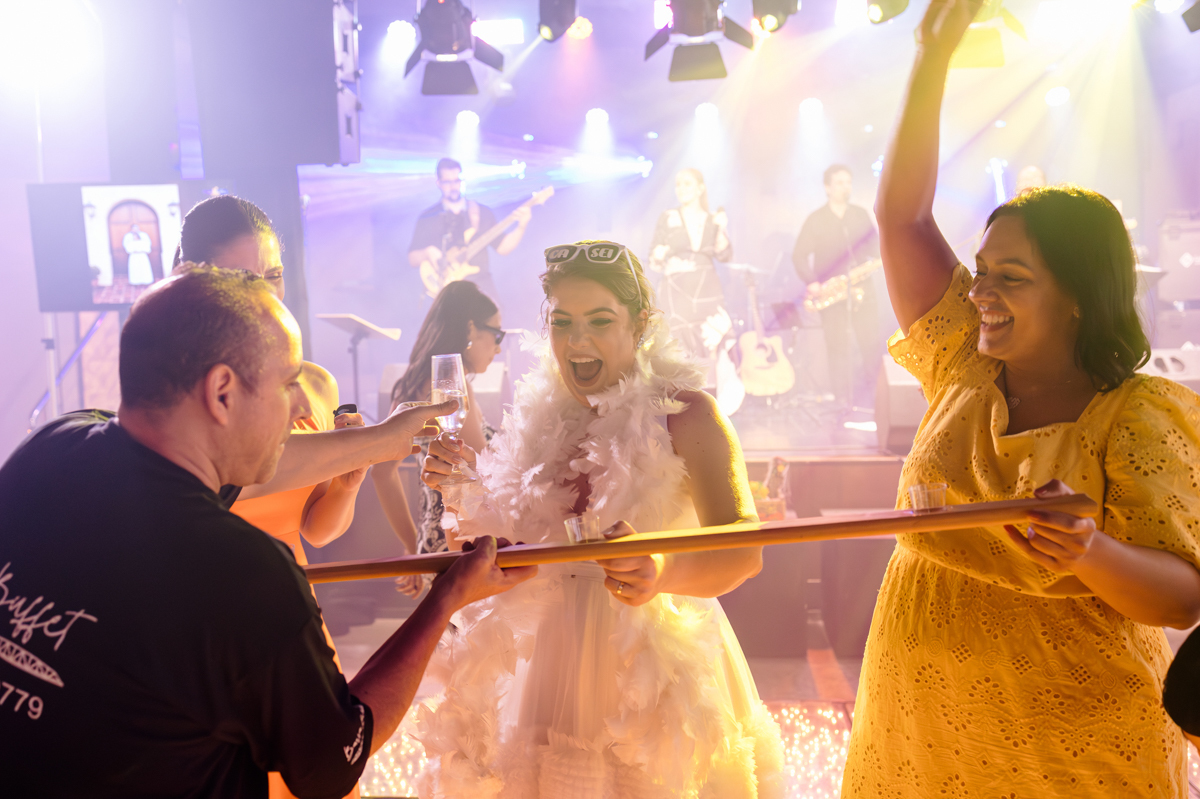 comemorando mais um copo