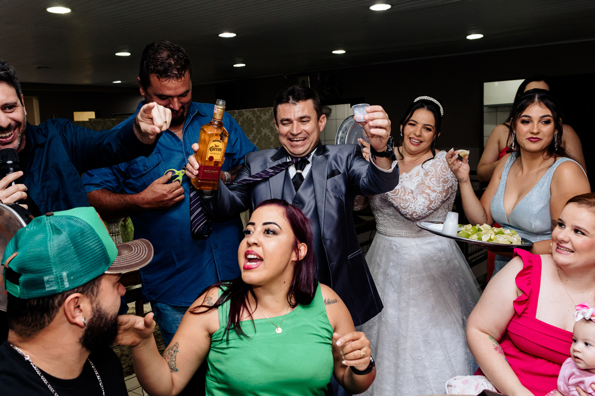 hora da gravata do noivo