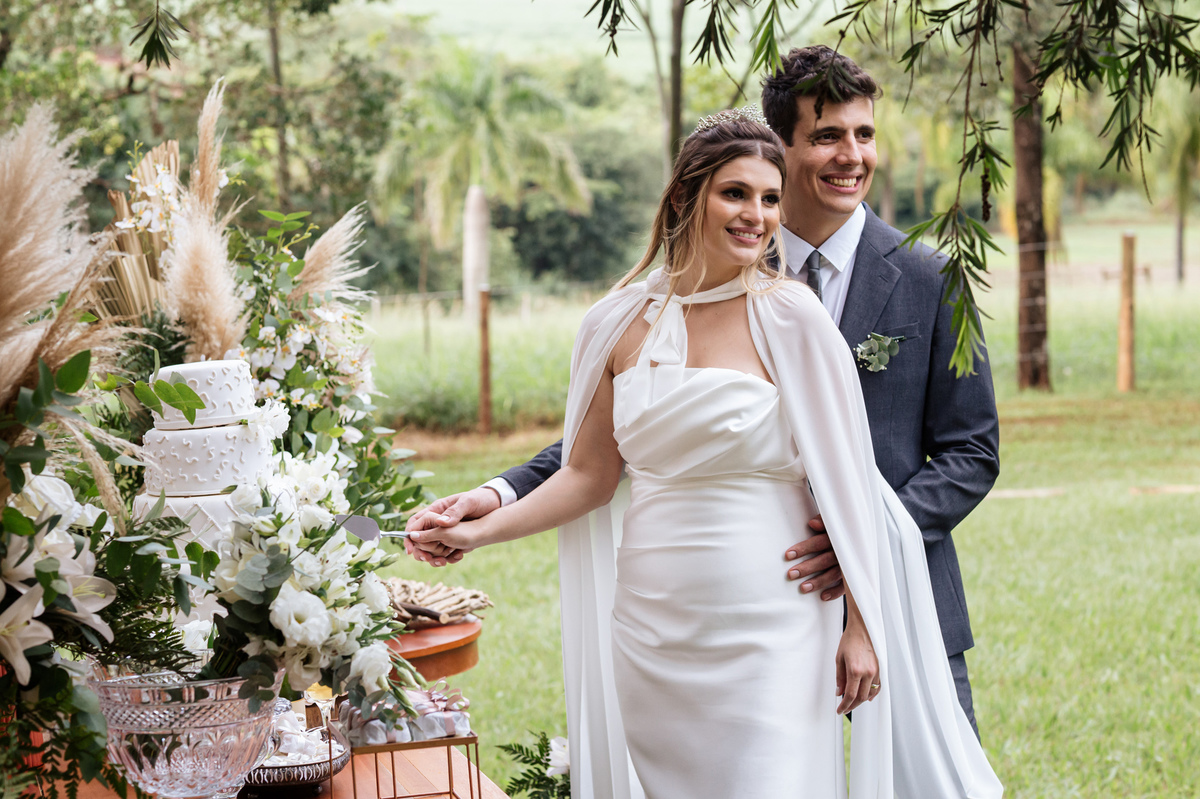 bolo, doce, salgados, corte do bolo, comemoracao, casamento