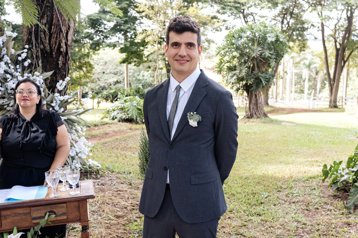 noivo cheio de emocao