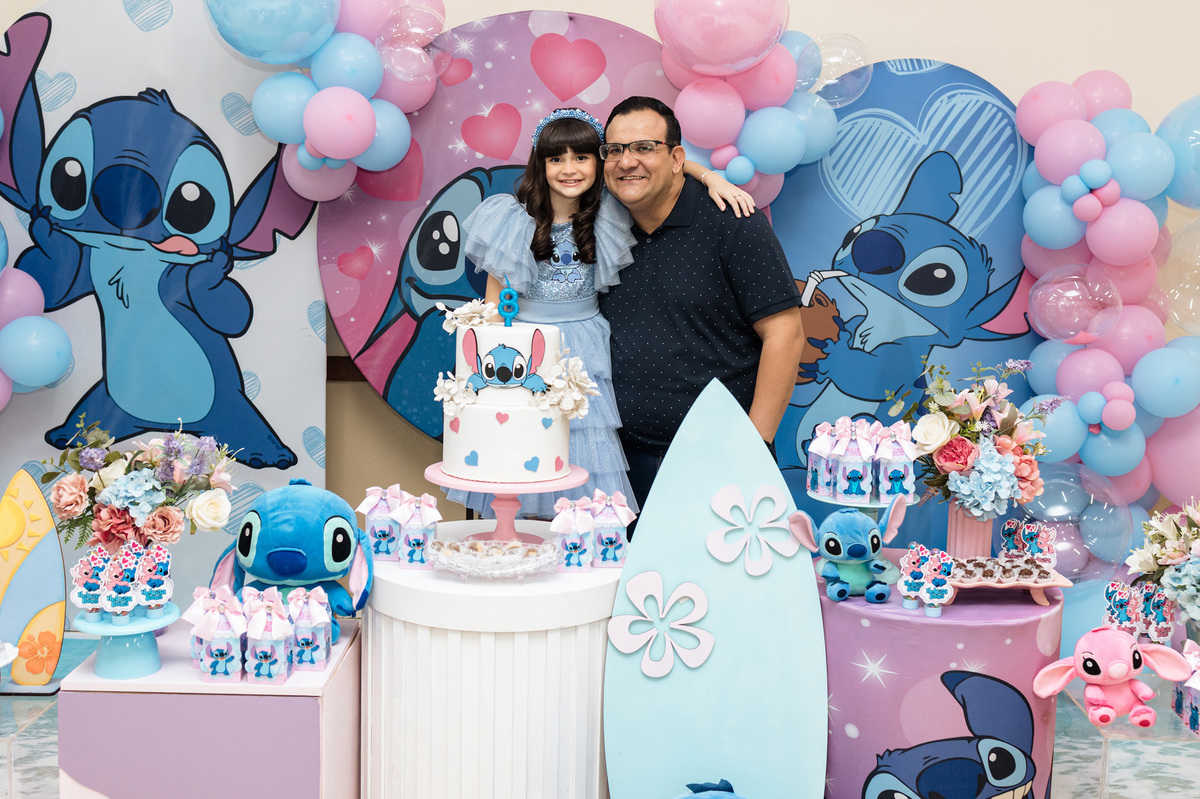 foto com paia na mesa do bolo