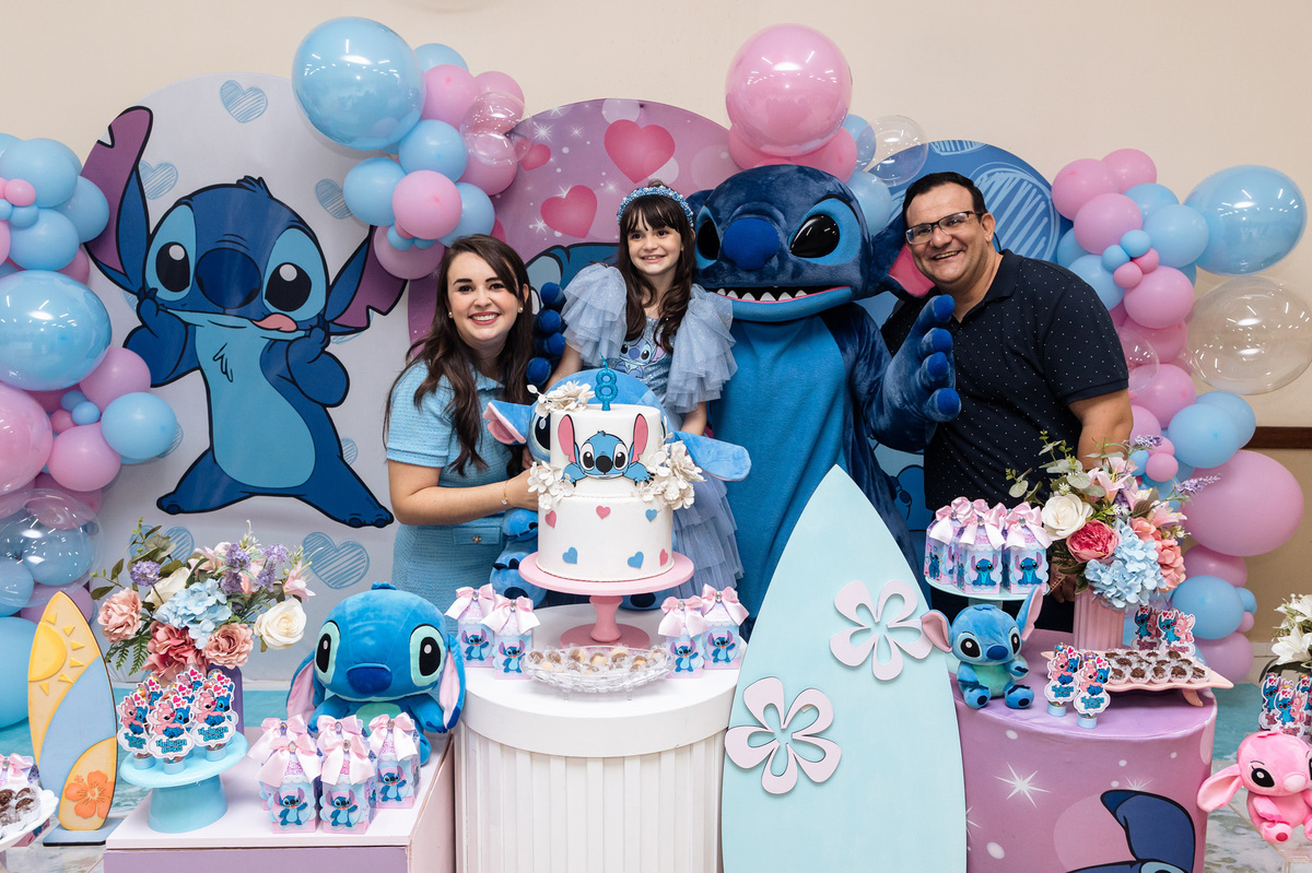 fotografia classica na mesa do bolo