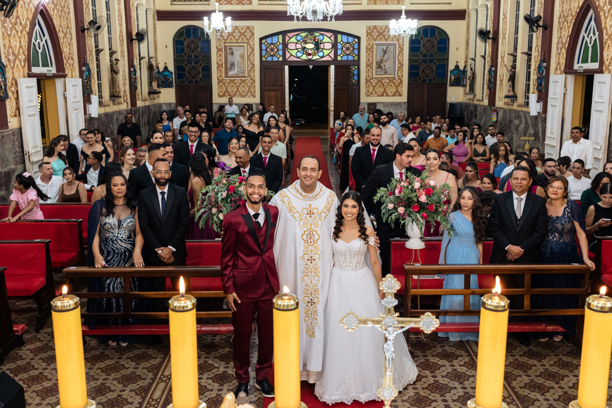 foto com o padre da paroquia