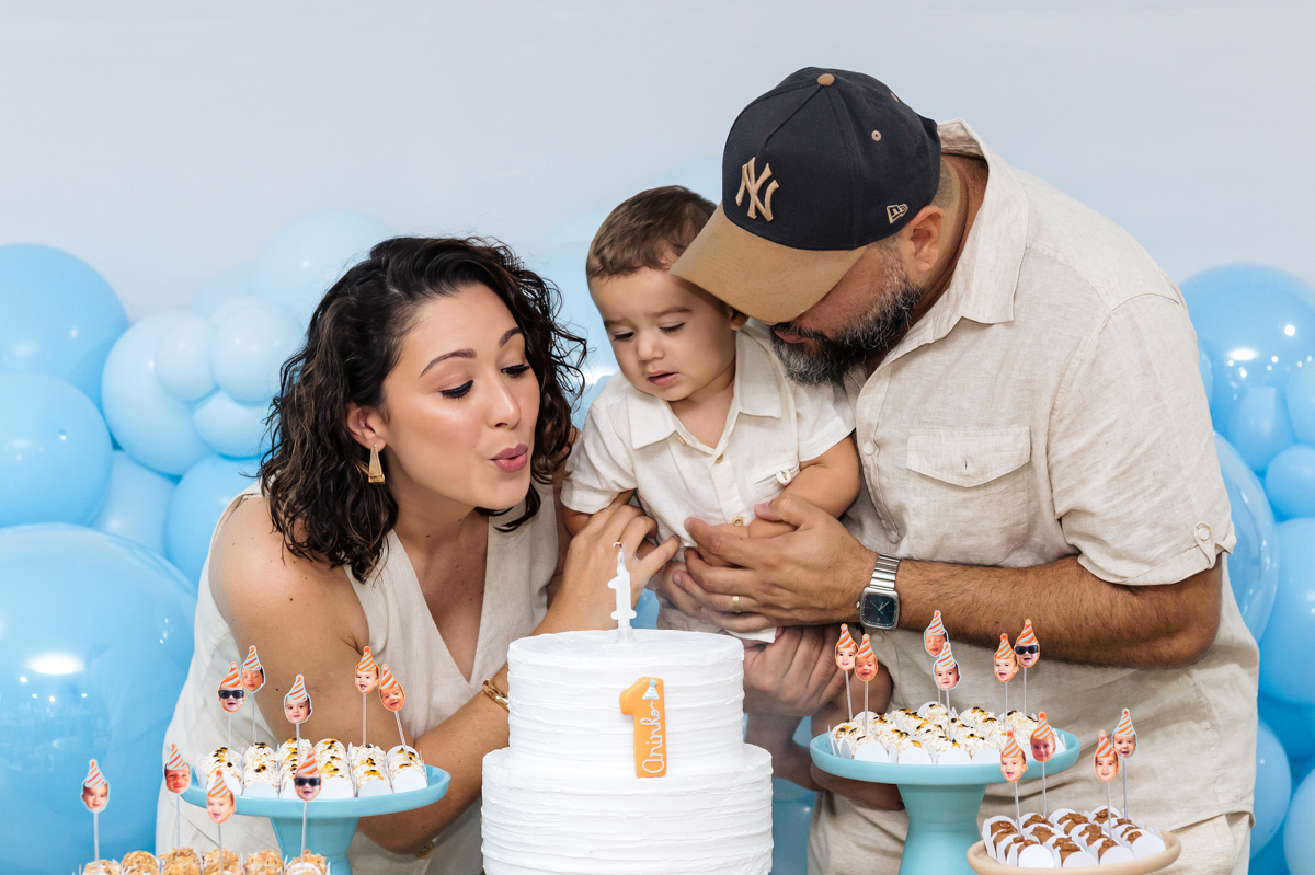 soprando a velinha de um aninho