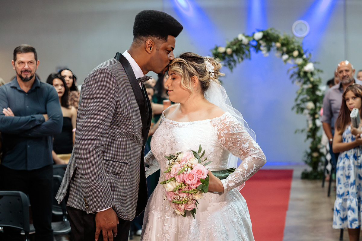 beijo do noivo, entrada da noiva