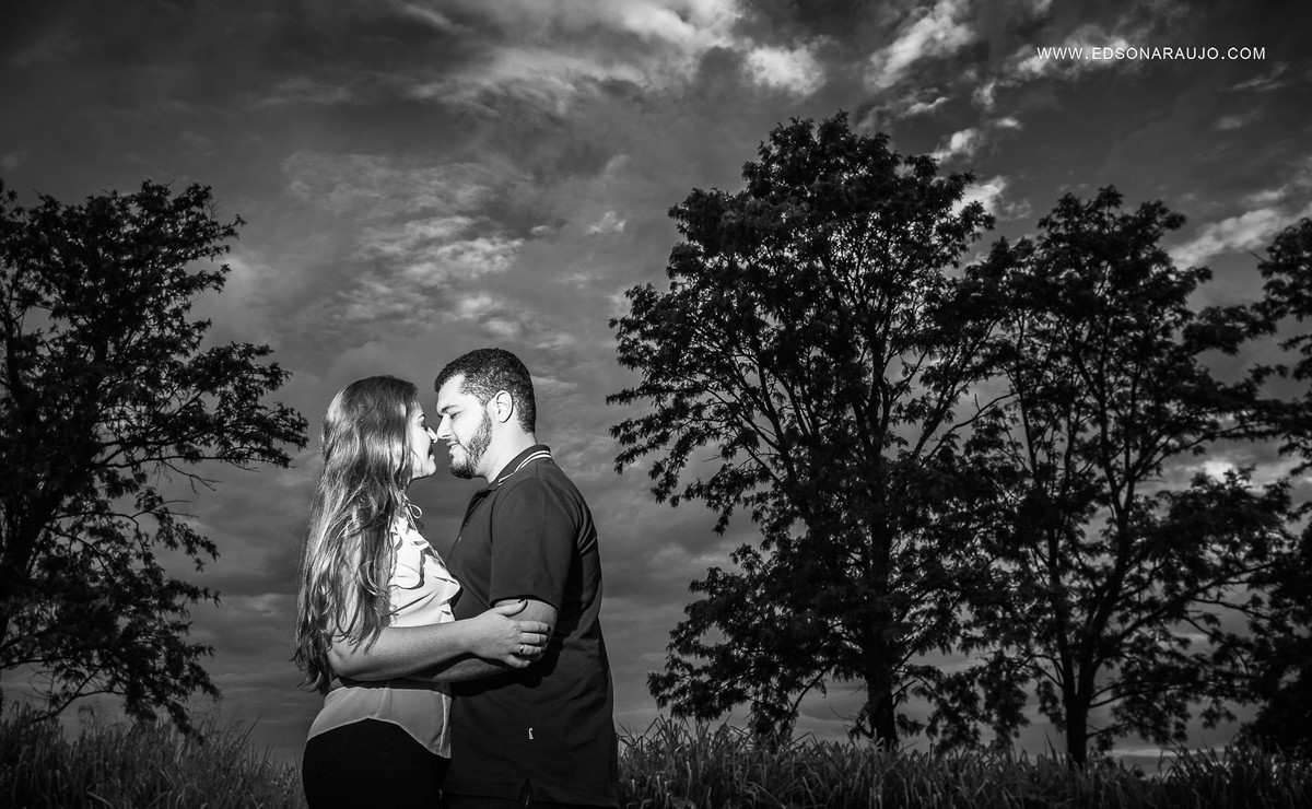 Marcela Dornelas blogueira, Foto de casal no parque, Fotos criativas, Conceito eventos, melhor fotografo, blog Marcela Dornelas, Fotos de casal, Casei em Patos, Casar em Patos, Ceriminialista em Patos