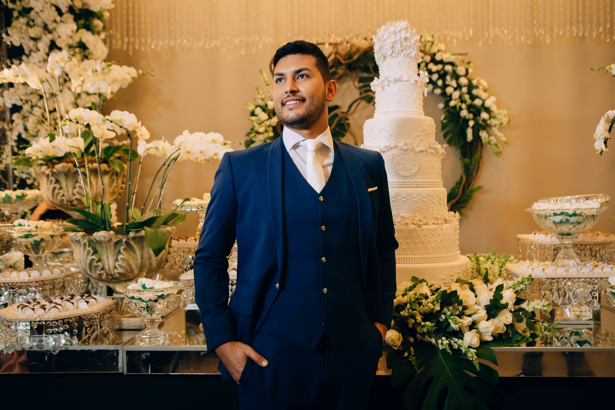 Casamento da Marcella e João Paulo em João Pinheiro, cerimônia na Igreja Matriz Santana e recepção no Sitio Riviera, fotógrafo Edson Araujo Fotografias, vestido de noiva, terno do noivo, casamento, fotografo de casamentos, fotos criativas, momento unico