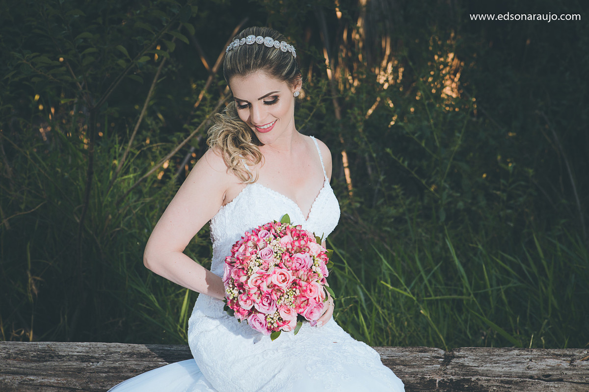 Silvia e Osmar, fotografo em joão pinheiro, fotografo de casamentos em joão pinheiro, Luciana Braga, vestido de noivas, Melhor fotografo joão pinheiro, alianças de casamento, Edson Araujo fotografias
