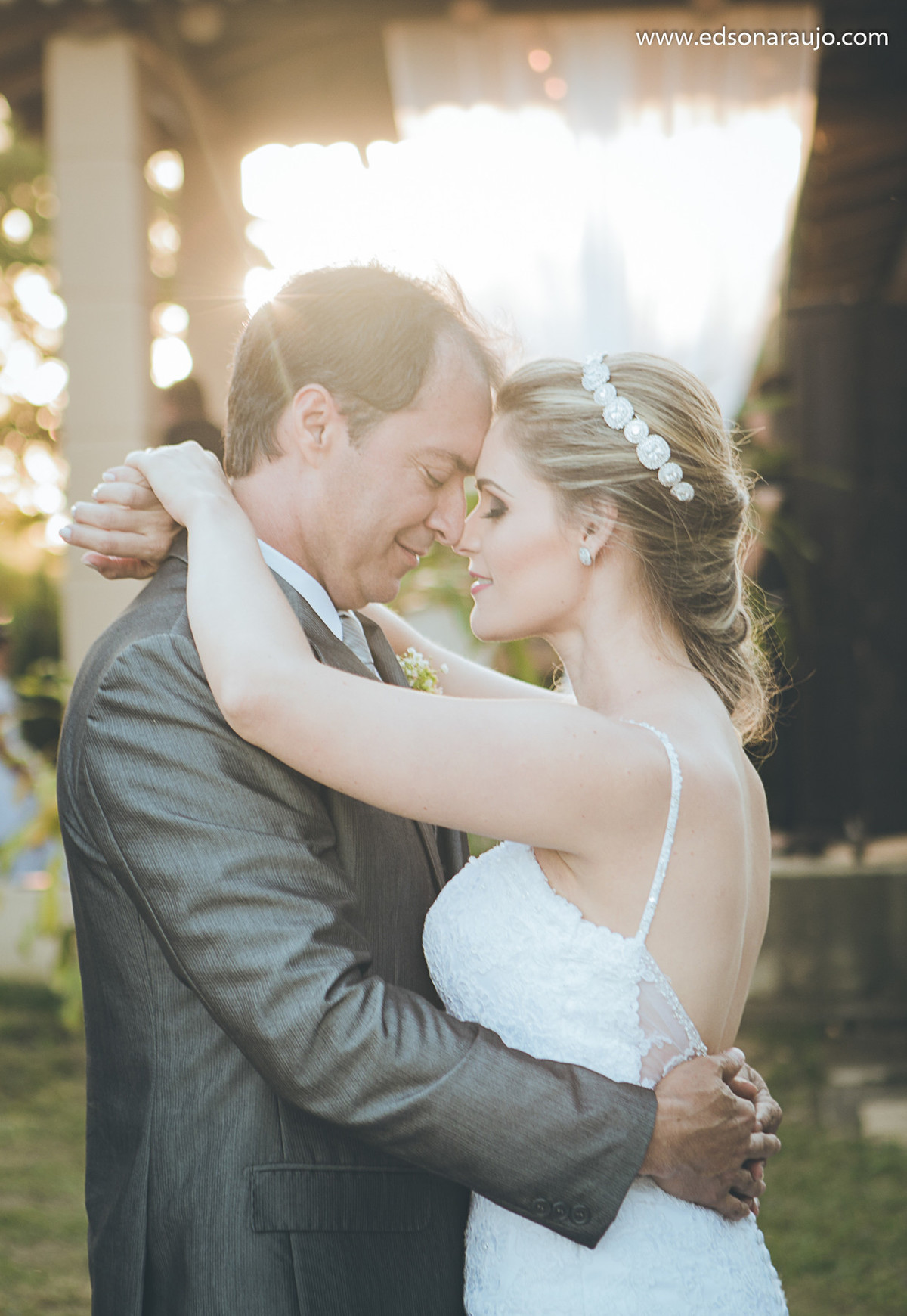 Silvia e Osmar, fotografo em joão pinheiro, fotografo de casamentos em joão pinheiro, Luciana Braga, vestido de noivas, Melhor fotografo joão pinheiro, alianças de casamento, Edson Araujo fotografias