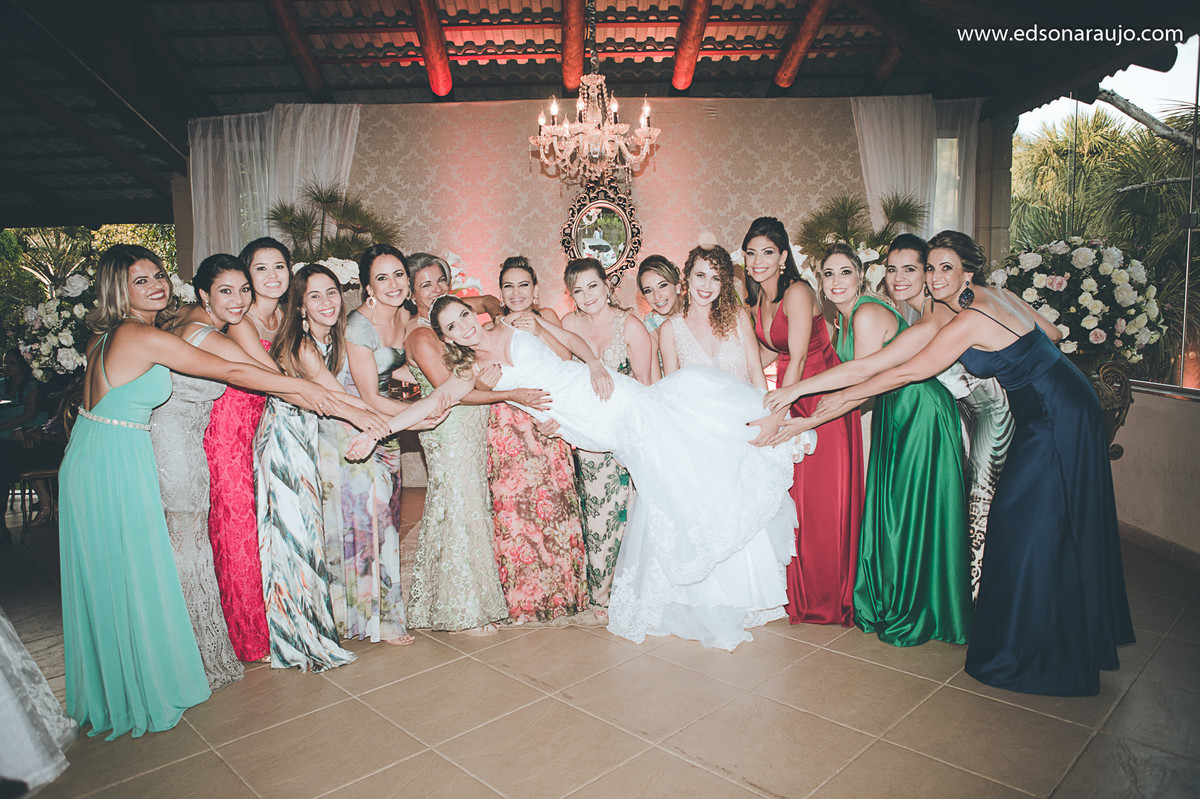 Silvia e Osmar, fotografo em joão pinheiro, fotografo de casamentos em joão pinheiro, Luciana Braga, vestido de noivas, Melhor fotografo joão pinheiro, alianças de casamento, Edson Araujo fotografias