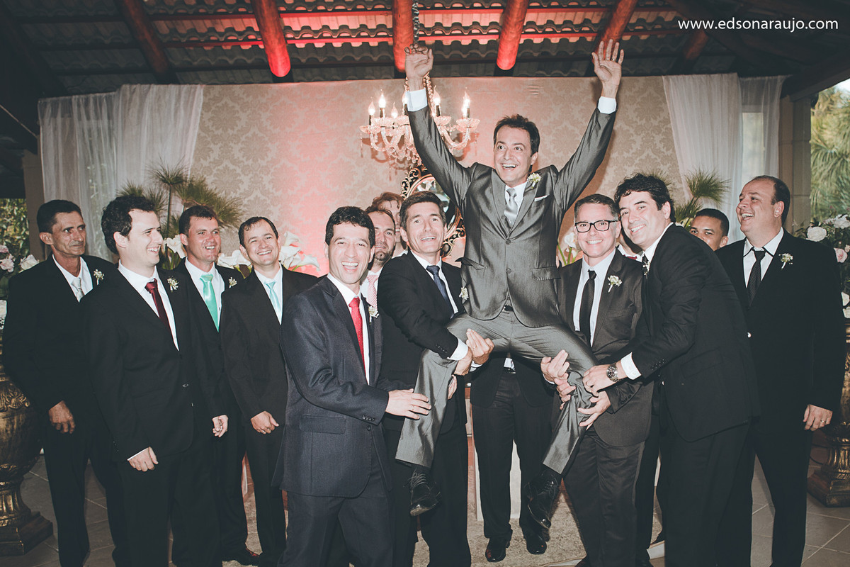 Silvia e Osmar, fotografo em joão pinheiro, fotografo de casamentos em joão pinheiro, Luciana Braga, vestido de noivas, Melhor fotografo joão pinheiro, alianças de casamento, Edson Araujo fotografias