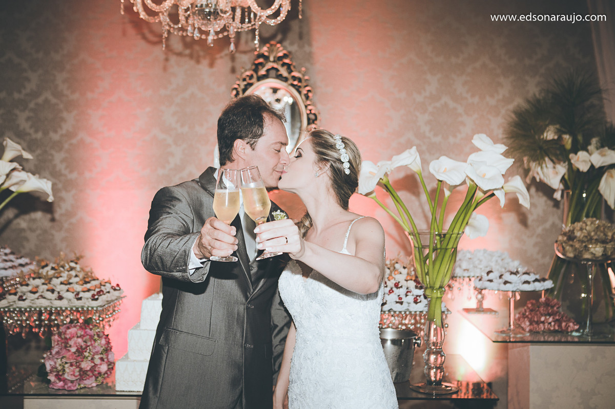 Silvia e Osmar, fotografo em joão pinheiro, fotografo de casamentos em joão pinheiro, Luciana Braga, vestido de noivas, Melhor fotografo joão pinheiro, alianças de casamento, Edson Araujo fotografias