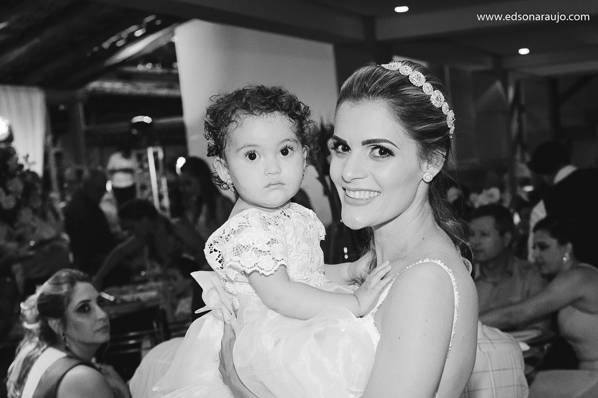 Silvia e Osmar, fotografo em joão pinheiro, fotografo de casamentos em joão pinheiro, Luciana Braga, vestido de noivas, Melhor fotografo joão pinheiro, alianças de casamento, Edson Araujo fotografias