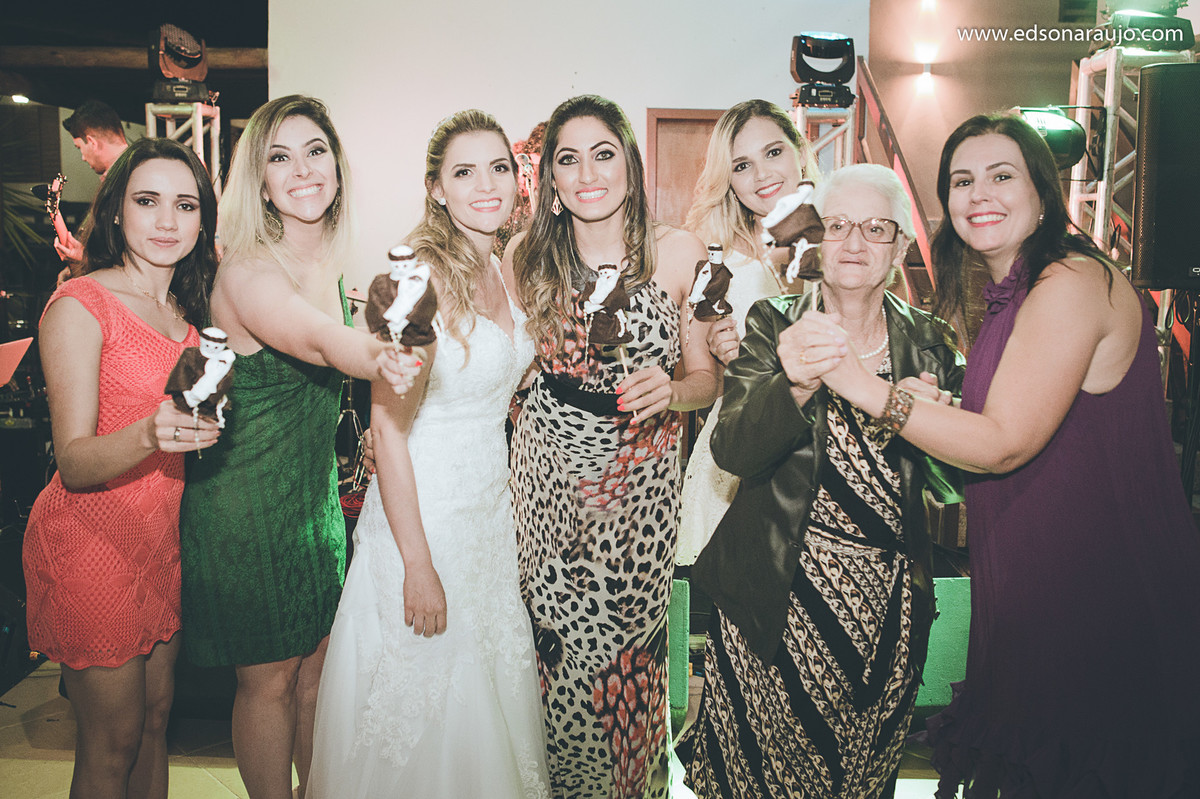 Silvia e Osmar, fotografo em joão pinheiro, fotografo de casamentos em joão pinheiro, Luciana Braga, vestido de noivas, Melhor fotografo joão pinheiro, alianças de casamento, Edson Araujo fotografias