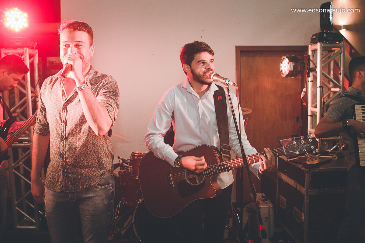 Silvia e Osmar, fotografo em joão pinheiro, fotografo de casamentos em joão pinheiro, Luciana Braga, vestido de noivas, Melhor fotografo joão pinheiro, alianças de casamento, Edson Araujo fotografias