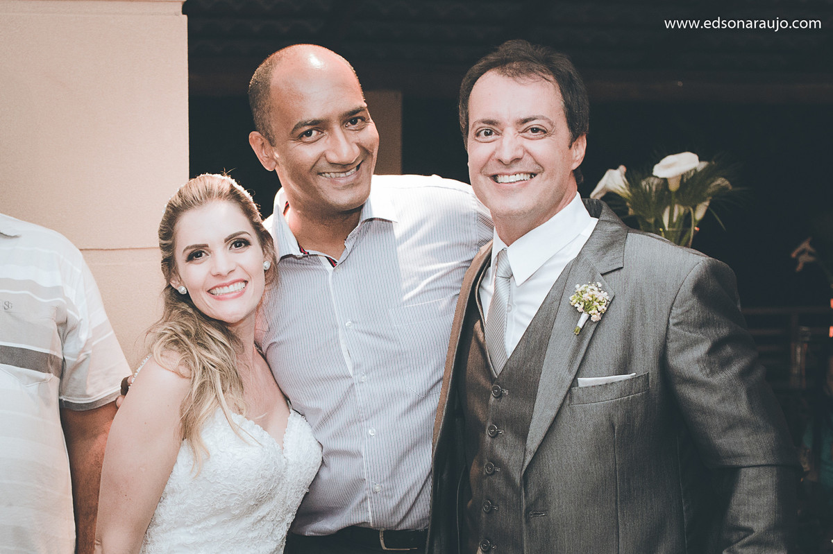 Silvia e Osmar, fotografo em joão pinheiro, fotografo de casamentos em joão pinheiro, Luciana Braga, vestido de noivas, Melhor fotografo joão pinheiro, alianças de casamento, Edson Araujo fotografias