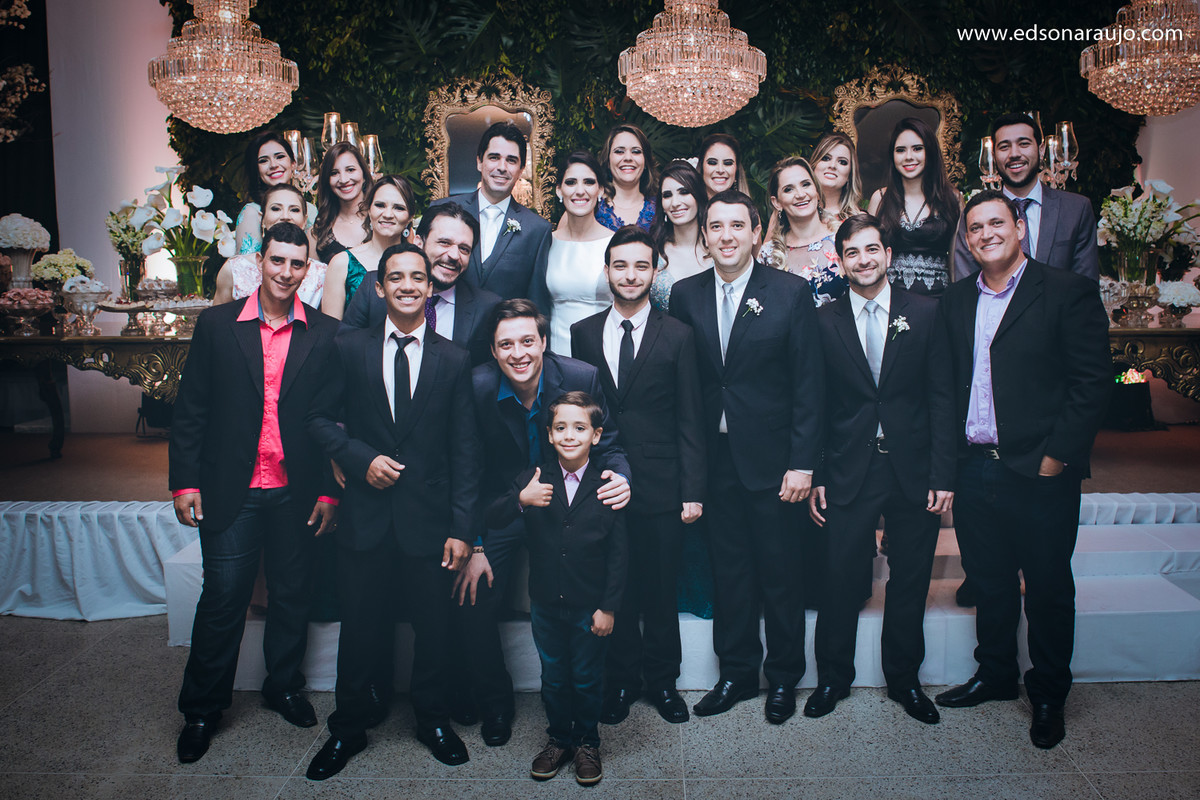 Edson Araujo, Fotografo em João Pinheiro, Fotografo de casamento em João Pinheiro, Melhor fotografo Minas Gerais, Marilia e Flavio, Bolo de casamento, lindo bolo, brinde dos noivos, brinde em familia.