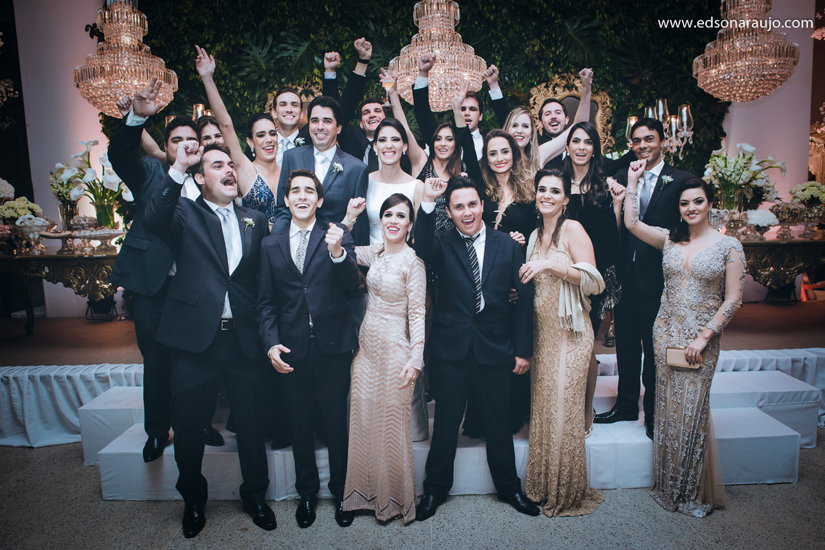 Edson Araujo, Fotografo em João Pinheiro, Fotografo de casamento em João Pinheiro, Melhor fotografo Minas Gerais, Marilia e Flavio, Bolo de casamento, lindo bolo, brinde dos noivos, brinde em familia.
