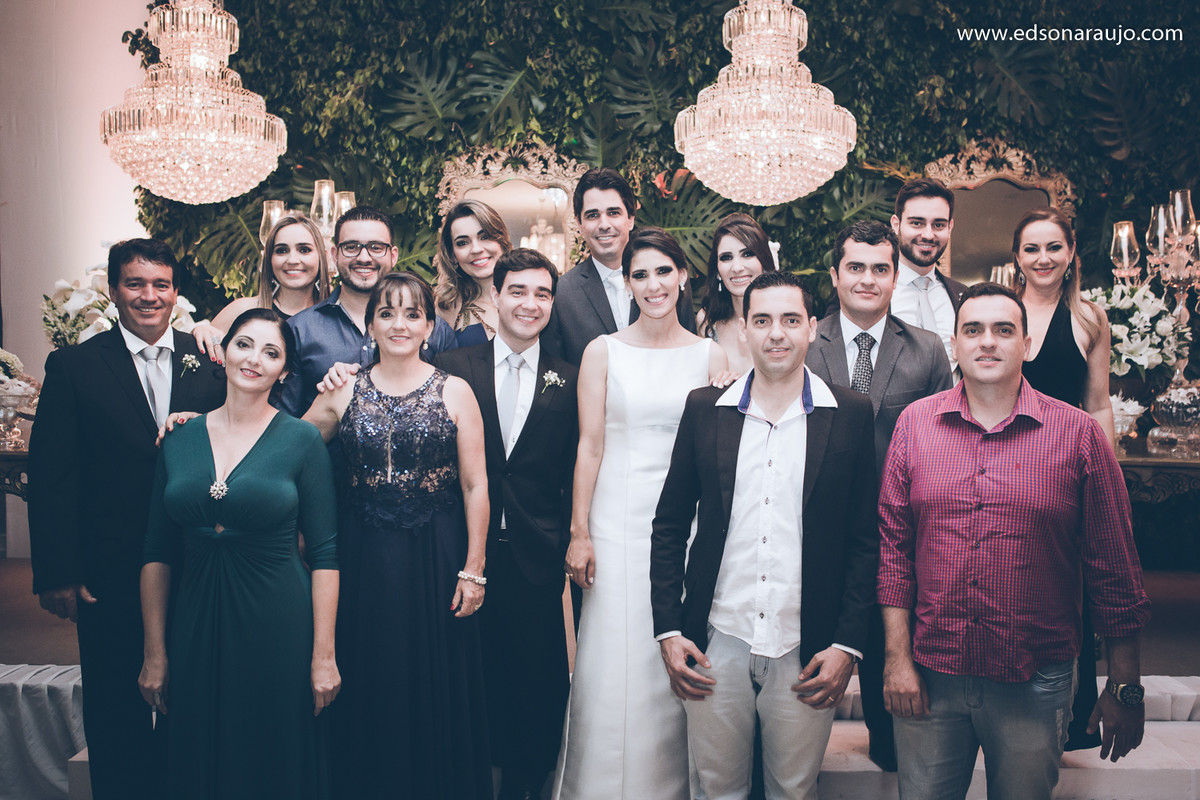 Edson Araujo, Fotografo em João Pinheiro, Fotografo de casamento em João Pinheiro, Melhor fotografo Minas Gerais, Marilia e Flavio, Bolo de casamento, lindo bolo, brinde dos noivos, brinde em familia.