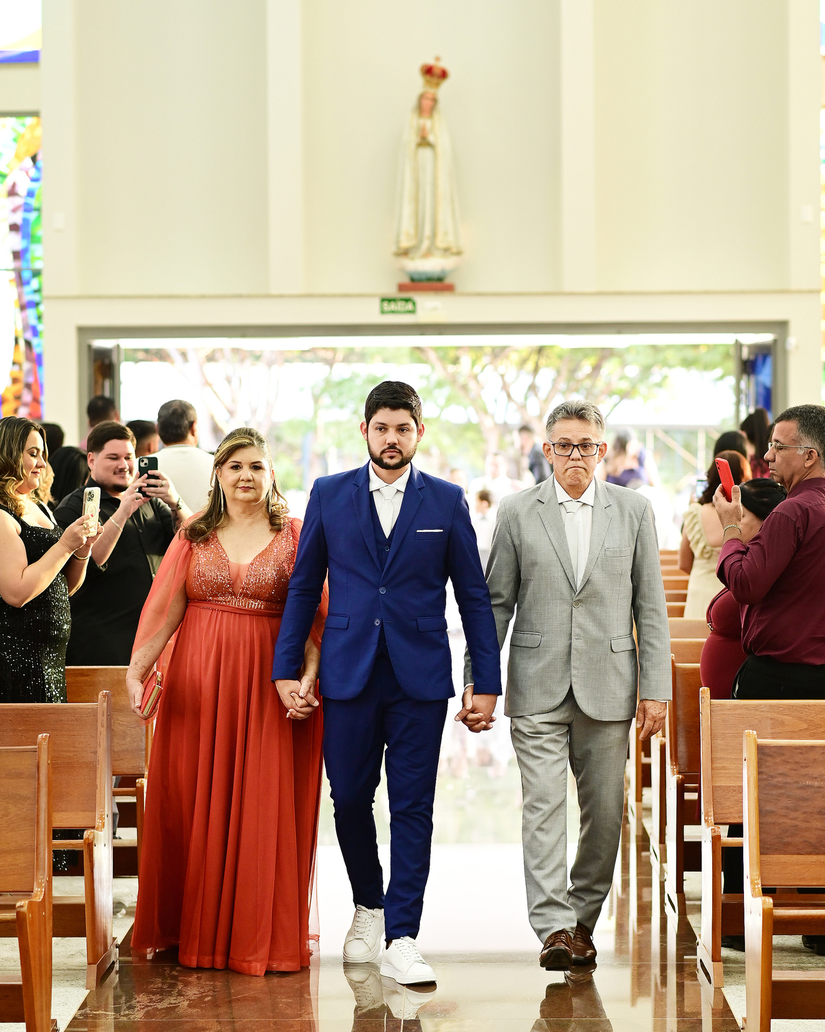 casamento Taís e Wendrio Lagamar, fotógrafo de casamento em Lagamar, fotos de casamento MG, ensaio pré-wedding Lagamar, fotografia de noivos MG, fotógrafo profissional Edson Araújo, wedding photographer Lagamar, amor e emoção no casamento
