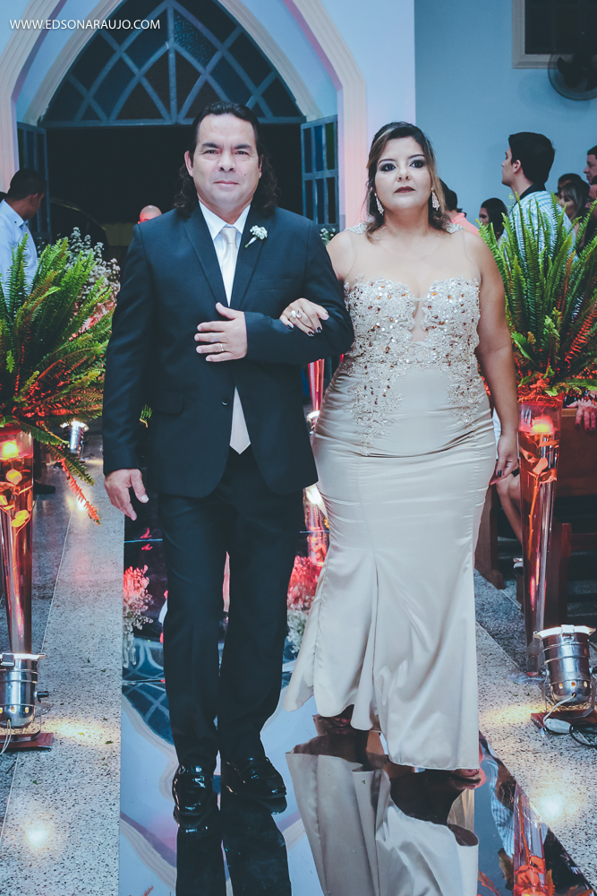  Casamento da Camila e Tiago em Joao Pinheiro MG, igreja Imaculada Conceição,  Fotografo Edson Araujo,  Recepção Sitio Rosa Mística, Maquiagem Raiane Pacheco, Buffet America Dornelas e Flores Anjos Fl