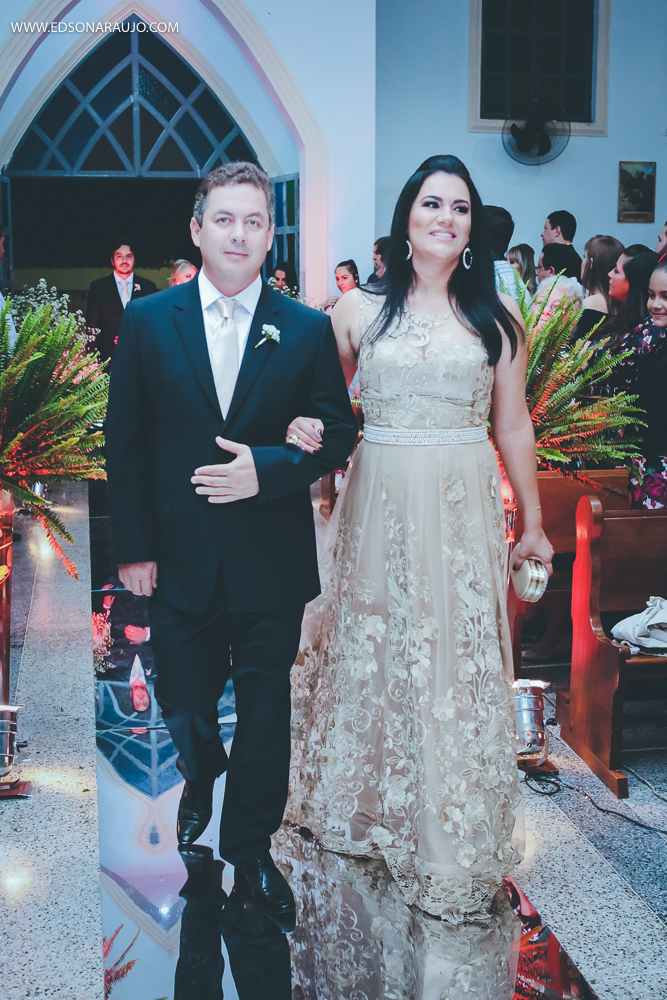  Casamento da Camila e Tiago em Joao Pinheiro MG, igreja Imaculada Conceição,  Fotografo Edson Araujo,  Recepção Sitio Rosa Mística, Maquiagem Raiane Pacheco, Buffet America Dornelas e Flores Anjos Fl