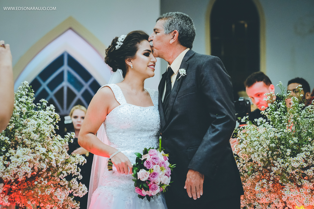  Casamento da Camila e Tiago em Joao Pinheiro MG, igreja Imaculada Conceição,  Fotografo Edson Araujo,  Recepção Sitio Rosa Mística, Maquiagem Raiane Pacheco, Buffet America Dornelas e Flores Anjos Fl