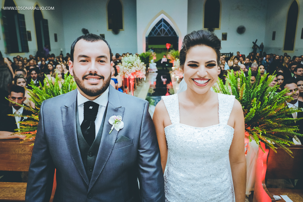  Casamento da Camila e Tiago em Joao Pinheiro MG, igreja Imaculada Conceição,  Fotografo Edson Araujo,  Recepção Sitio Rosa Mística, Maquiagem Raiane Pacheco, Buffet America Dornelas e Flores Anjos Fl