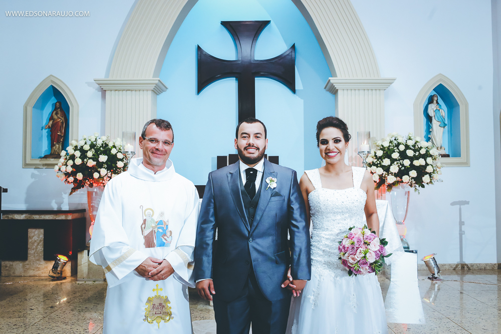  Casamento da Camila e Tiago em Joao Pinheiro MG, igreja Imaculada Conceição,  Fotografo Edson Araujo,  Recepção Sitio Rosa Mística, Maquiagem Raiane Pacheco, Buffet America Dornelas e Flores Anjos Fl
