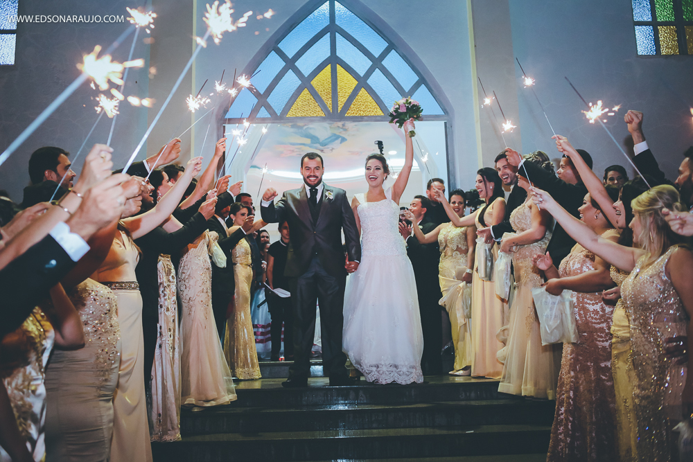  Casamento da Camila e Tiago em Joao Pinheiro MG, igreja Imaculada Conceição,  Fotografo Edson Araujo,  Recepção Sitio Rosa Mística, Maquiagem Raiane Pacheco, Buffet America Dornelas e Flores Anjos Fl