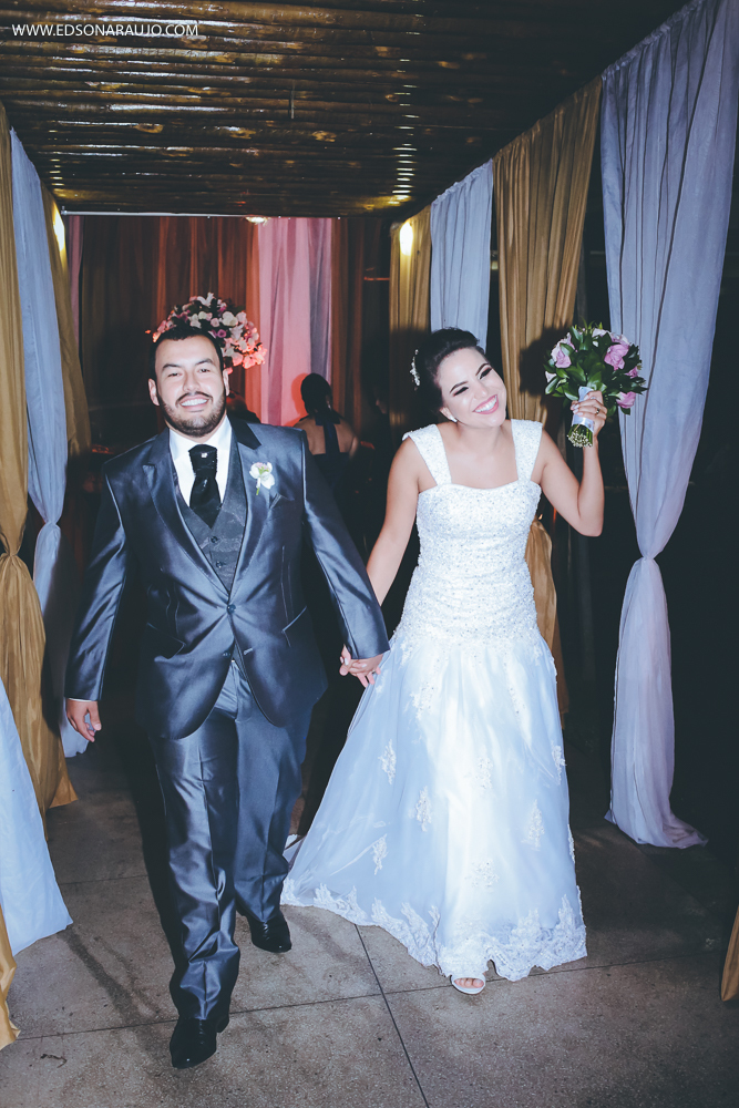  Casamento da Camila e Tiago em Joao Pinheiro MG, igreja Imaculada Conceição,  Fotografo Edson Araujo,  Recepção Sitio Rosa Mística, Maquiagem Raiane Pacheco, Buffet America Dornelas e Flores Anjos Fl